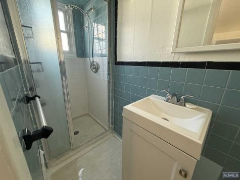 6101 Newkirk Avenue North Bergen NJ 07047