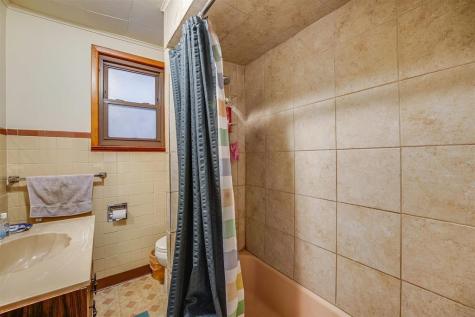 98 West 47th Street Bayonne NJ 07001