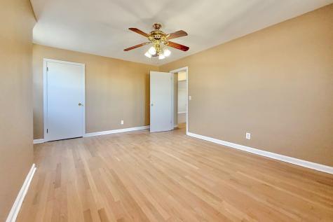 7105 Durham Avenue North Bergen NJ 07047