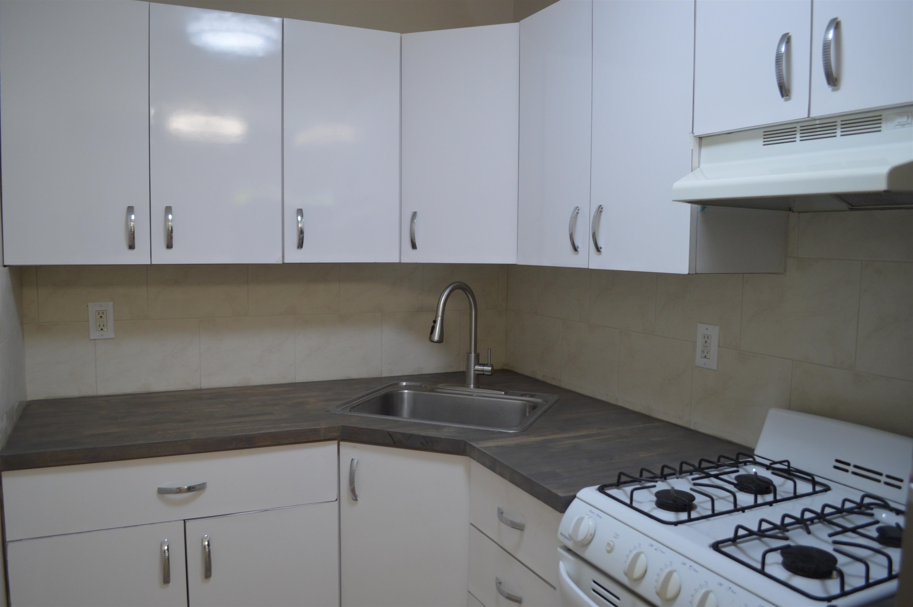 455 Fairview Avenue Fairview NJ 07022