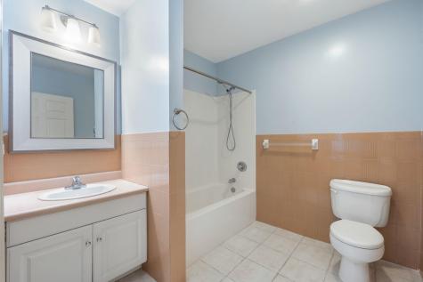 8915 Bergenwood Avenue North Bergen NJ 07047
