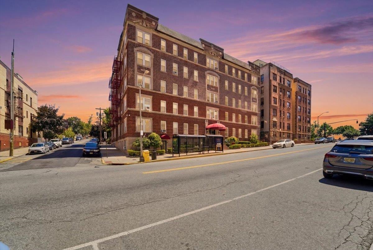 6045 Boulevard East West New York NJ 07093