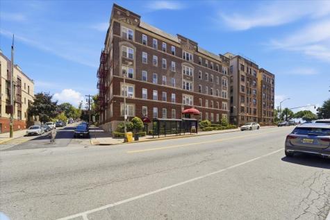 6045 Boulevard East West New York NJ 07093