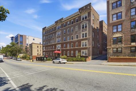 6045 Boulevard East West New York NJ 07093