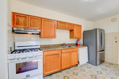 433 74th Street North Bergen NJ 07047