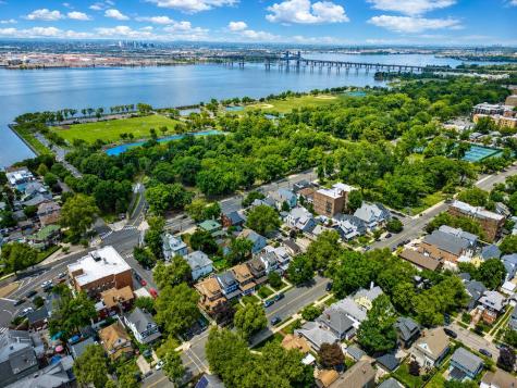 26 West 35th Street Bayonne NJ 07002