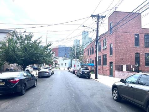 66 Tuers Avenue Jersey City NJ 07306-0000