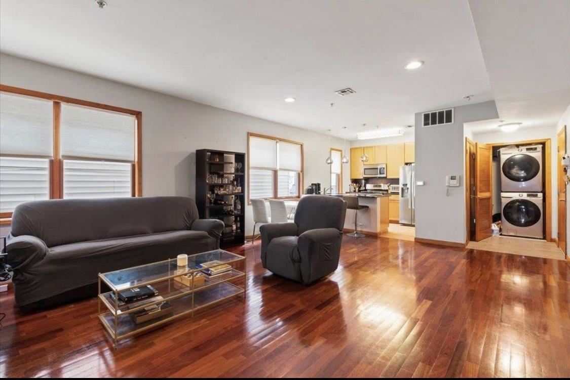 515 30th Street Union City NJ 07087