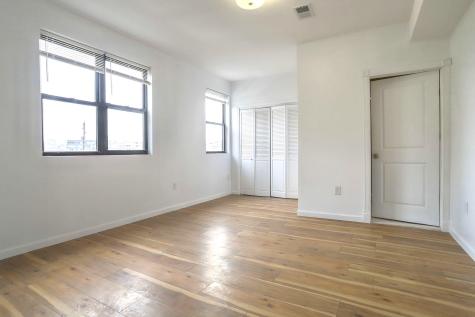 9017 Riverside Place North Bergen NJ 07047