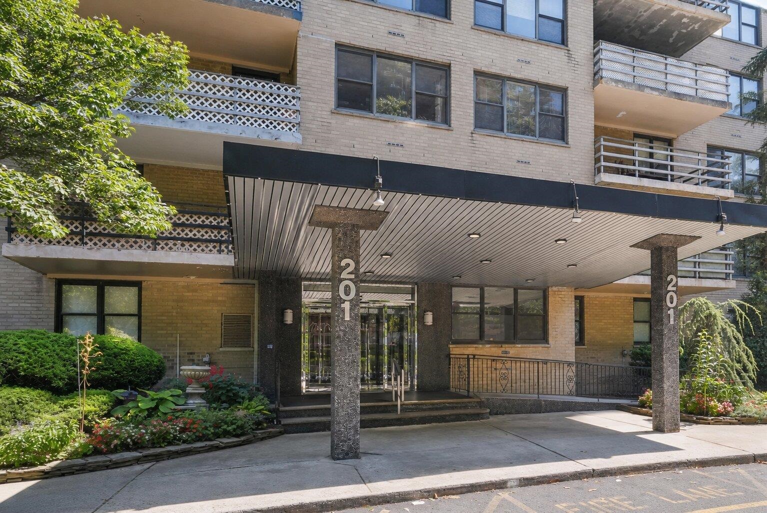 201 Street Pauls Avenue Jersey City NJ 07306