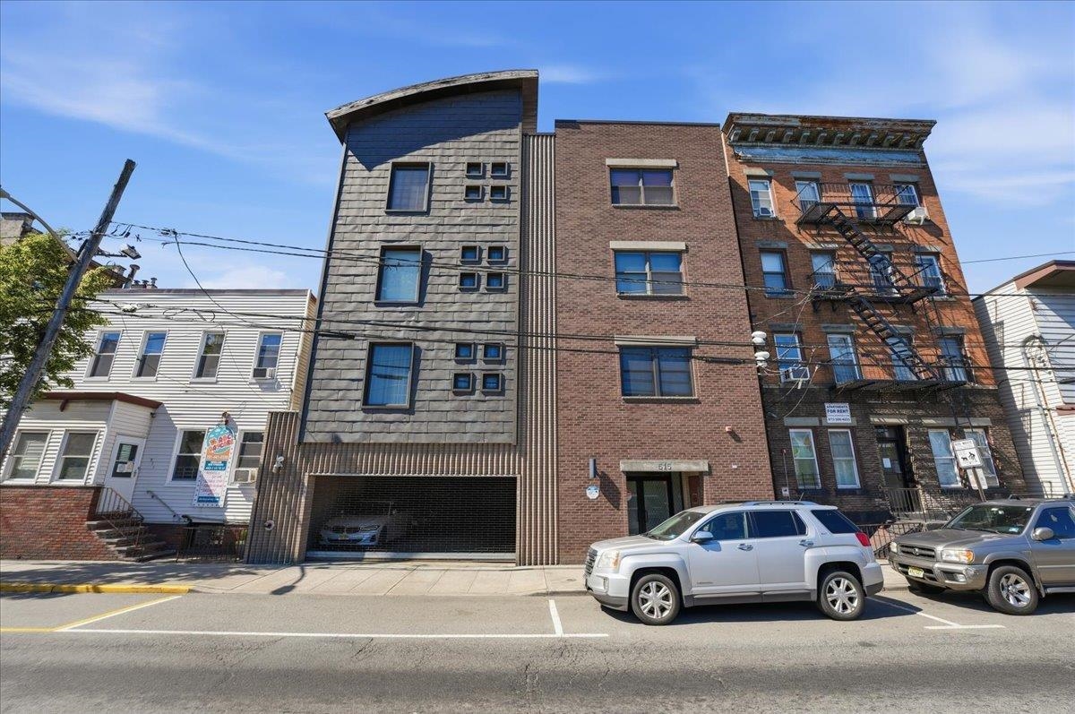 515 30th Street Union City NJ 07087