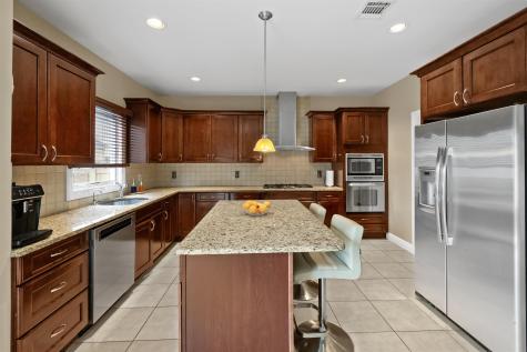 32 Jacobs Landing Way Secaucus NJ 07094