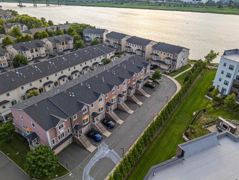 32 Jacobs Landing Way Secaucus NJ 07094