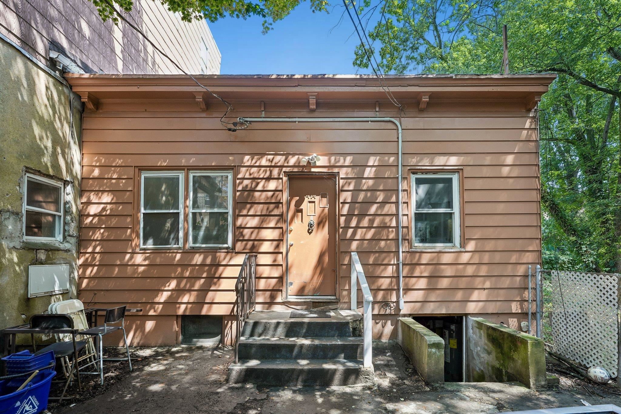 414 Monastery Pl Rear Union City NJ 07087-4408