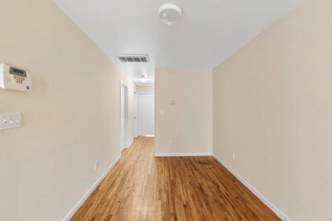73 Woodlawn Avenue Jersey City NJ 07305