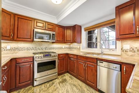 2132 Linwood Avenue Fort Lee NJ 07024-5231