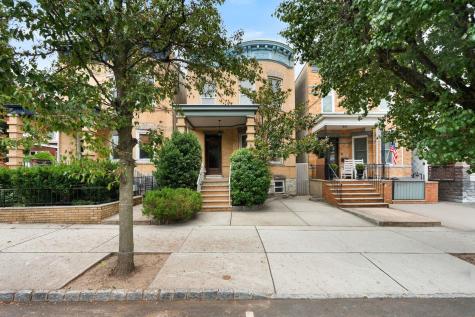 114 Shippen Street Weehawken NJ 07086