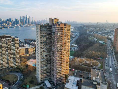 6040 Boulevard East West New York NJ 07093