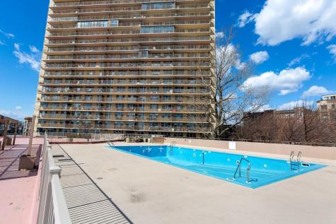 6040 Boulevard East West New York NJ 07093