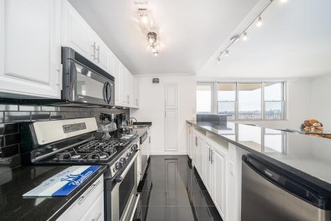 6040 Boulevard East West New York NJ 07093