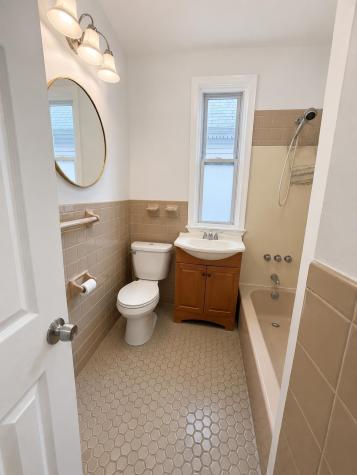 162 West 32nd Street Bayonne NJ 07002
