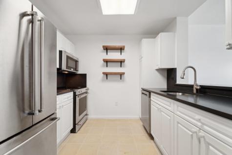 1110 City Place Edgewater NJ 07020