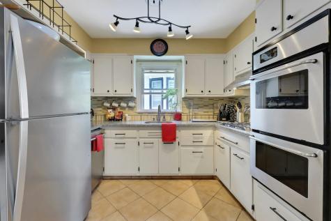 27 73rd Street North Bergen NJ 07047