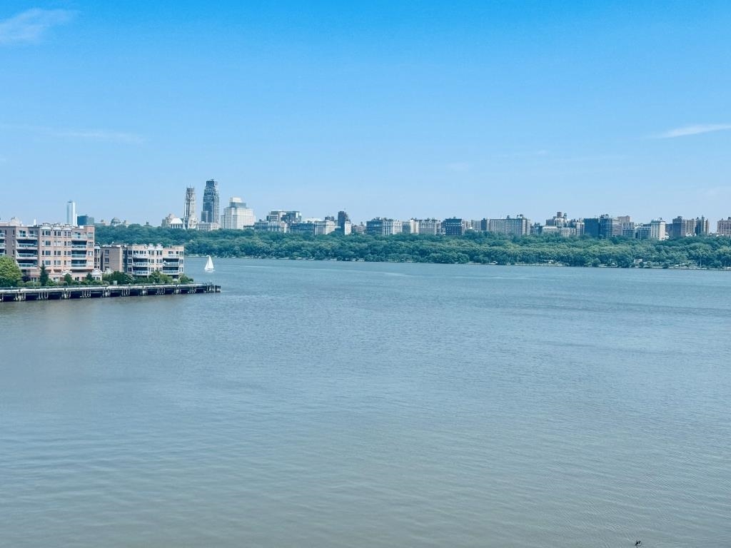 340 The Promenade Edgewater NJ 07020
