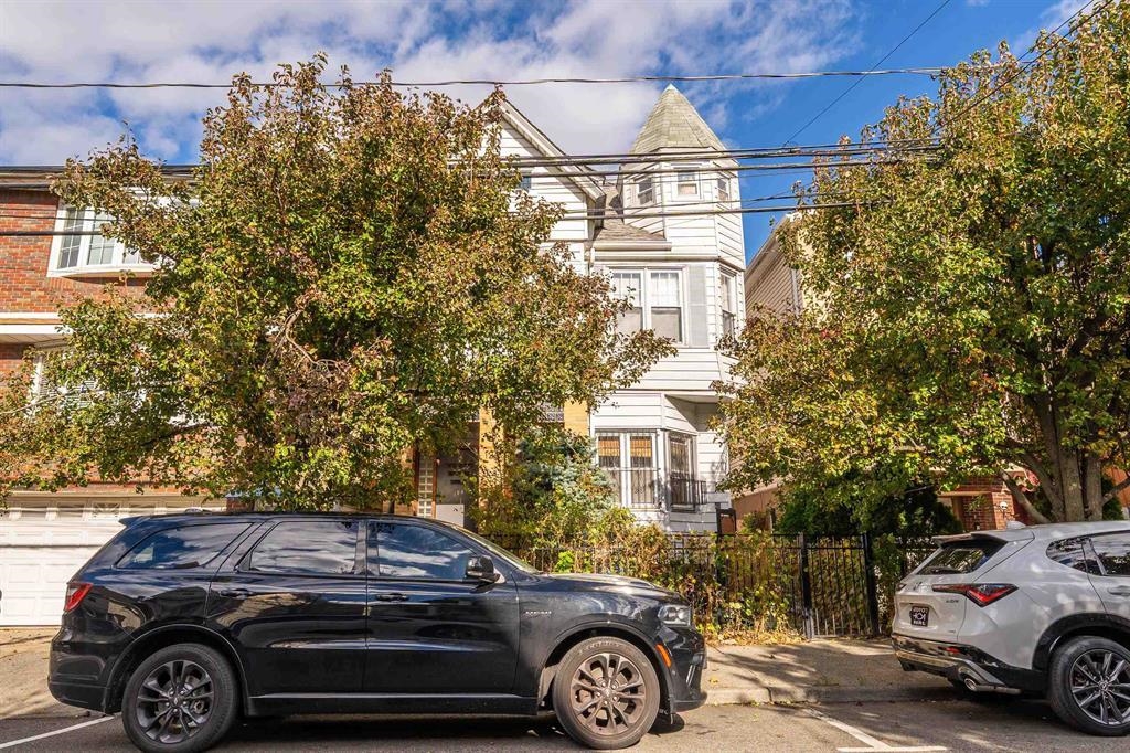 124 73rd Street North Bergen NJ 07047