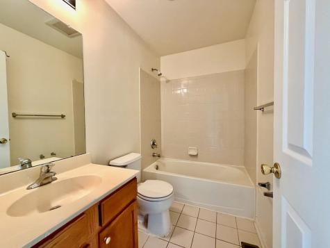 6 Mcmartin Court Jersey City NJ 07305