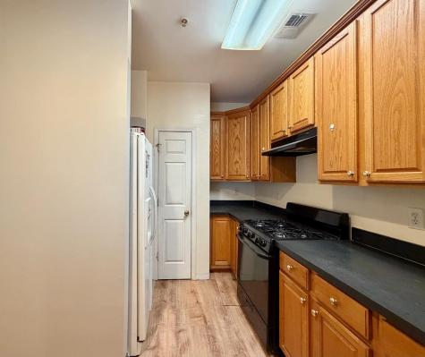 6 Mcmartin Court Jersey City NJ 07305