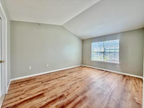 6 Mcmartin Court Jersey City NJ 07305