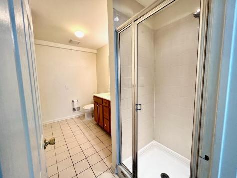6 Mcmartin Court Jersey City NJ 07305