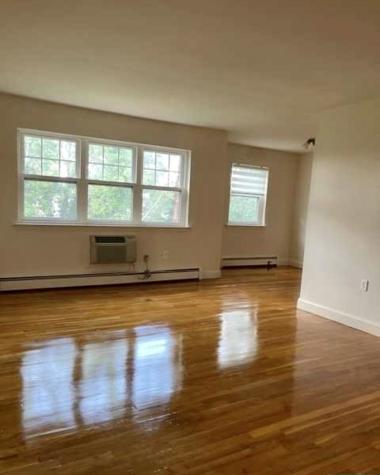 220 Meadow Lane Secaucus NJ 07094