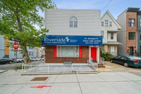 2761 Kennedy Boulevard Jersey City NJ 07306