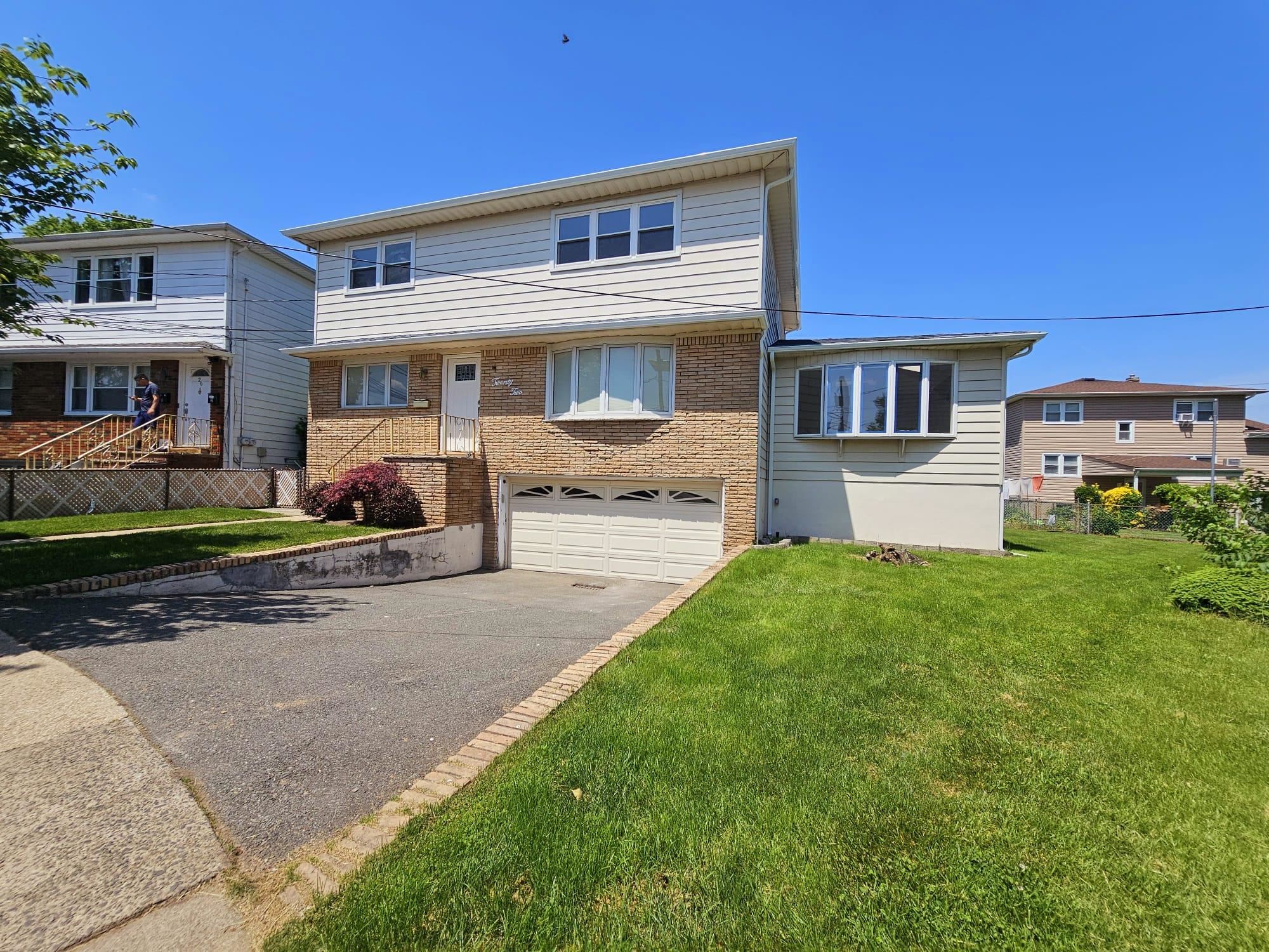 22 Kennedy Court Lyndhurst NJ 07071