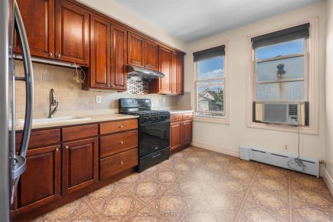 13 West 27th Street Bayonne NJ 07002