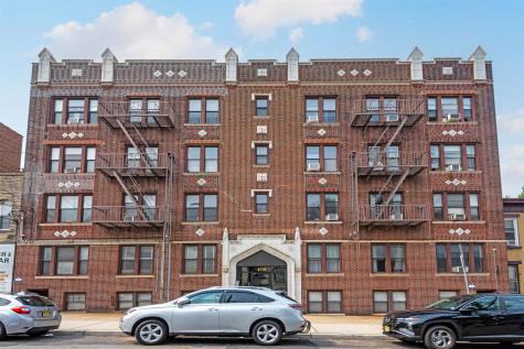 179 Manhattan Avenue Jersey City NJ 07307