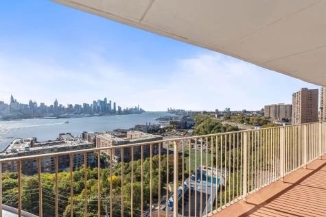 6040 Boulevard East West New York NJ 07093