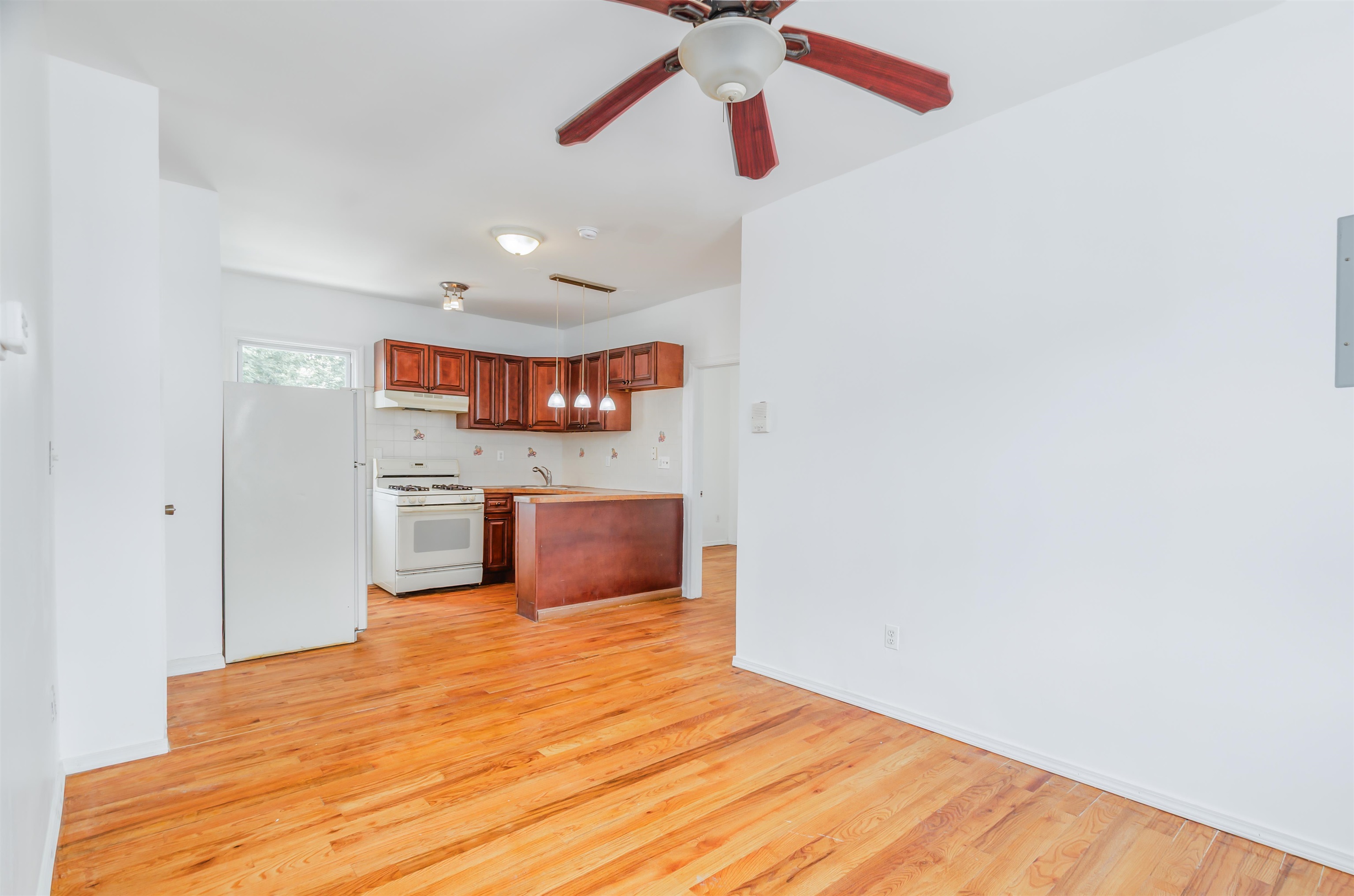 147 Avenue E Bayonne NJ 07002