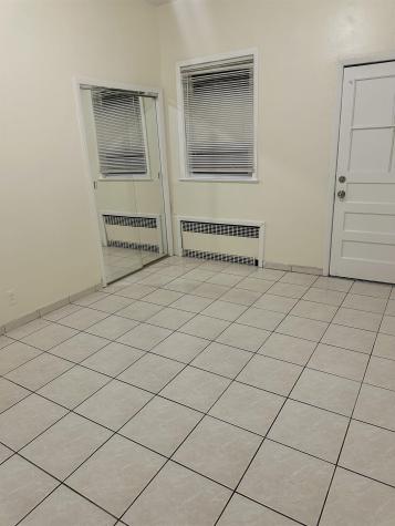 6708 Newkirk Avenue North Bergen NJ 07047-3719