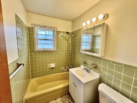 33 West 56th Street Bayonne NJ 07002