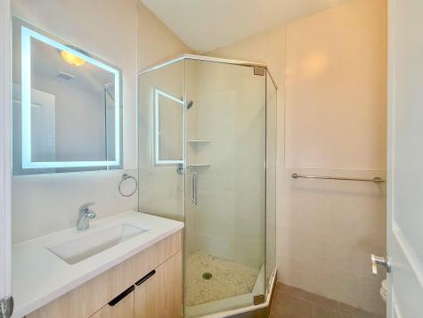 3611 Park Avenue Union City NJ 07087