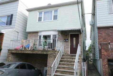36 West 9th Street Bayonne NJ 07002