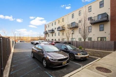 439-1 Whiton Street Jersey City NJ 07304