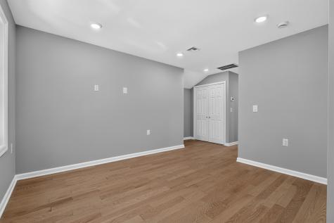 74 West 52nd Street Bayonne NJ 07002