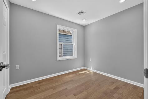 74 West 52nd Street Bayonne NJ 07002