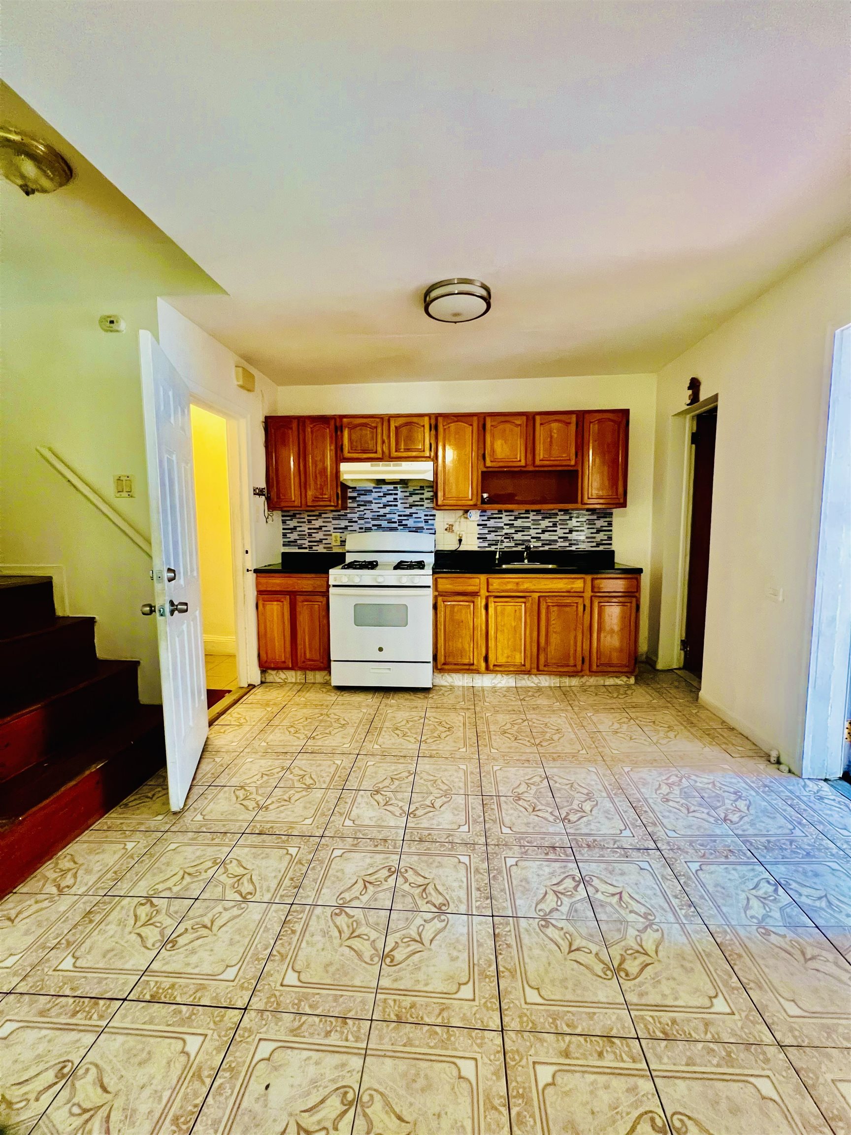 432 Mallory Avenue Jersey City NJ 07306