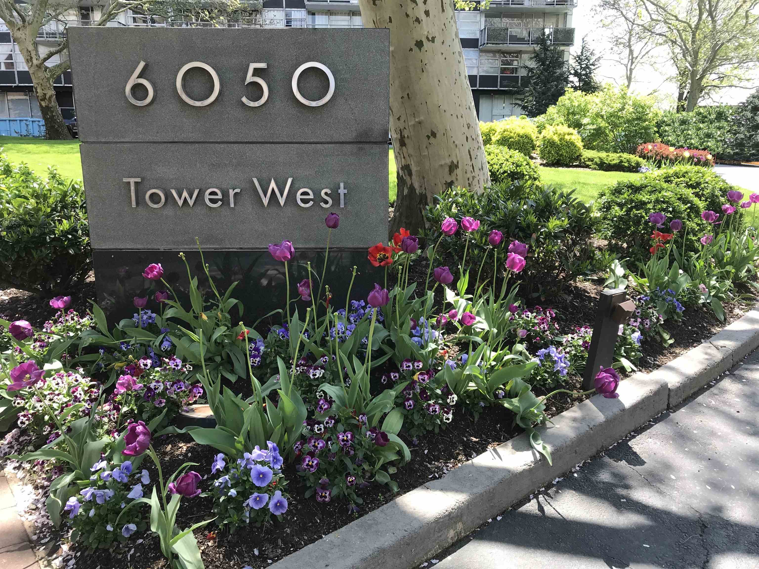 6050 Boulevard East West New York NJ 07093