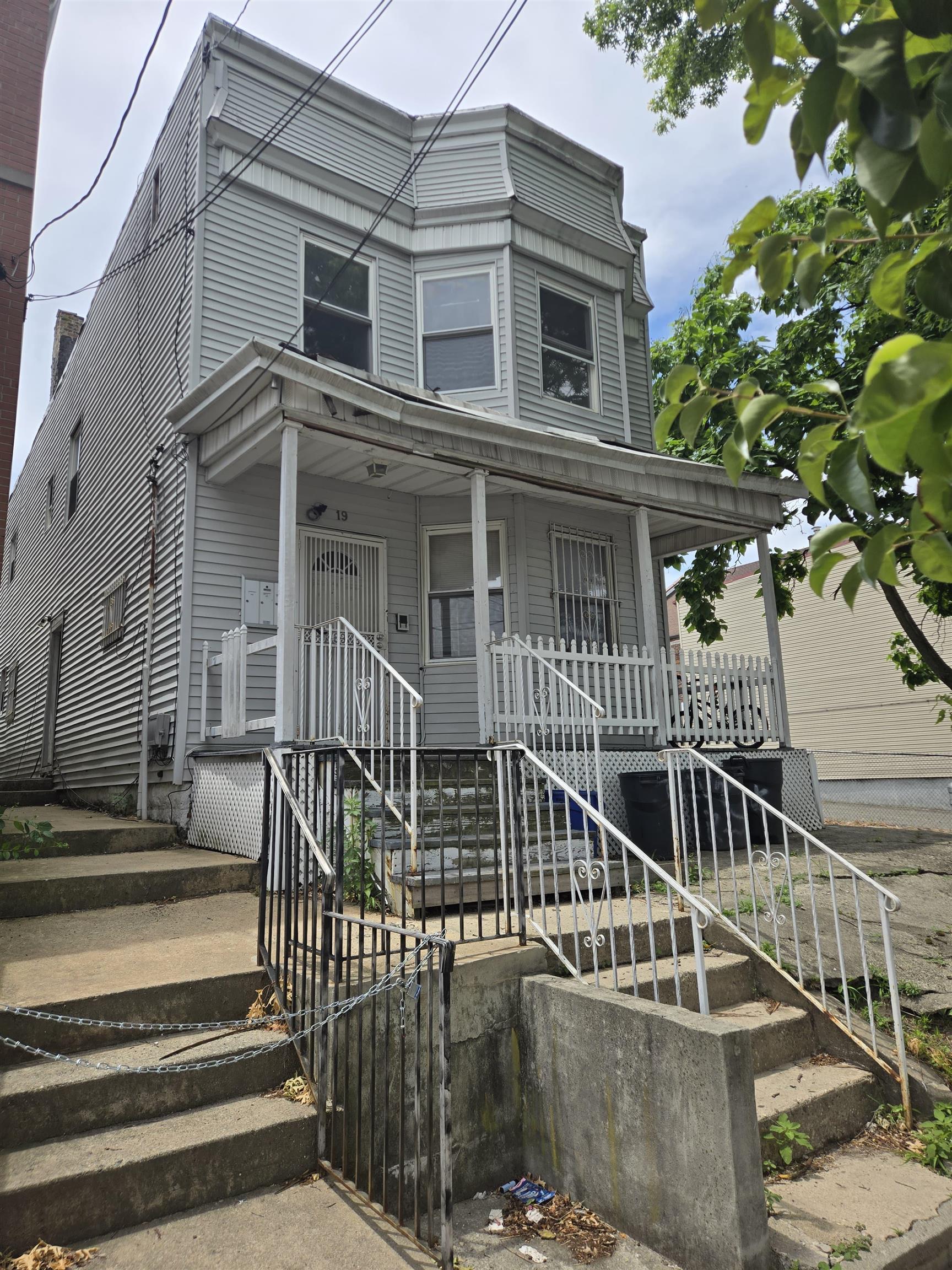 19 Oak Street Jersey City NJ 07304